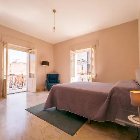 בית נופש Ficu Palace *